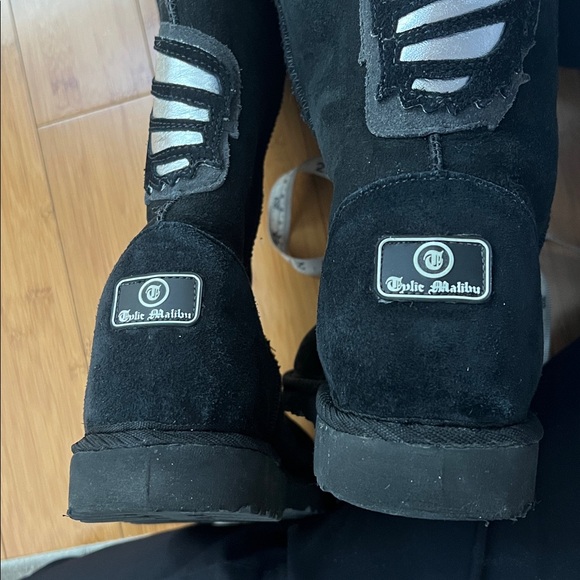 TYLIE MALIBU LOVE ANGEL WING BLACK SILVER TALL UGG LIKE BOOTS SIZE 10 y2k USA - Picture 10 of 10